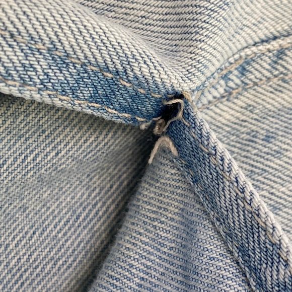 Gap 1969 Icon Light Wash Denim Jacket in Reagan Wash - Picture 8 of 13